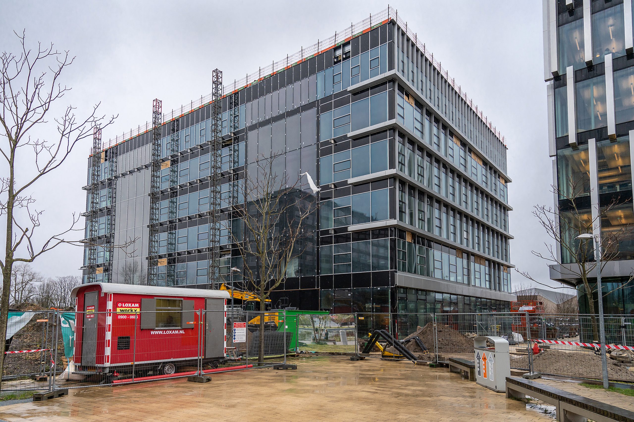 Het nieuwe multifunctionele onderwijsgebouw naast Polak werd in de zomer voltooid.