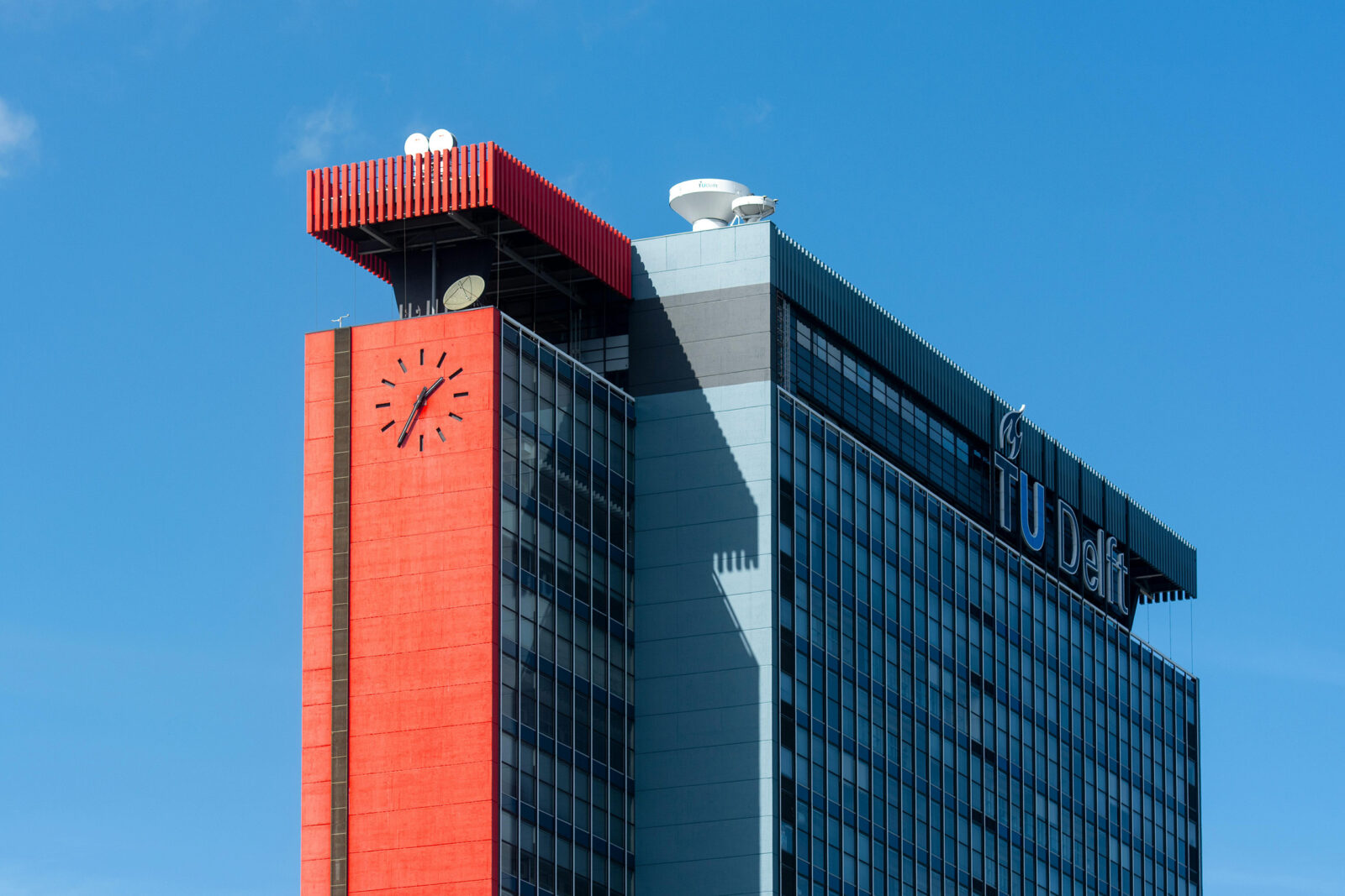 Een van de gebouwen van TU Delft