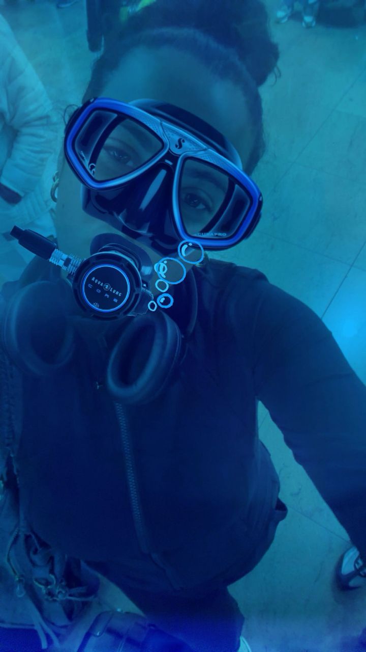 Out of frustration, Haya made this selfie at the airport.